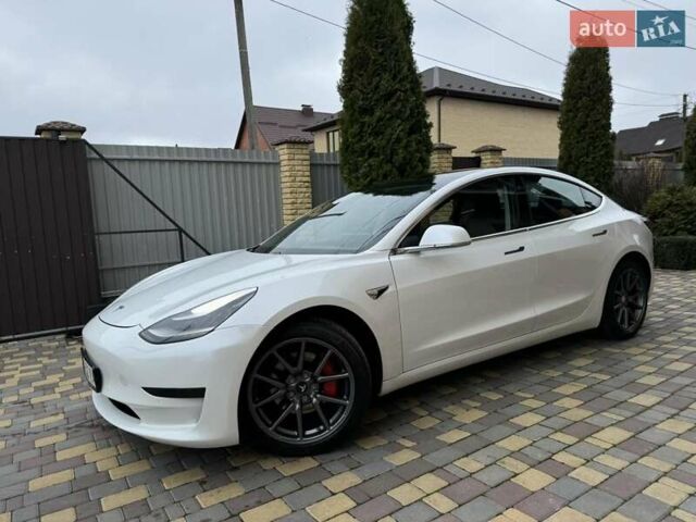 Білий Тесла Модель 3, об'ємом двигуна 0 л та пробігом 60 тис. км за 18500 $, фото 13 на Automoto.ua