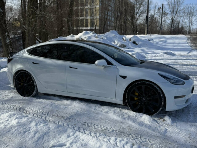 Білий Тесла Модель 3, об'ємом двигуна 0 л та пробігом 146 тис. км за 18499 $, фото 8 на Automoto.ua