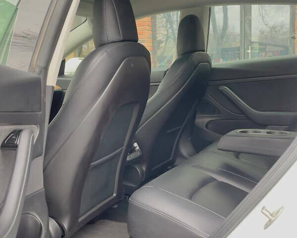 Білий Тесла Модель 3, об'ємом двигуна 0 л та пробігом 87 тис. км за 16500 $, фото 15 на Automoto.ua