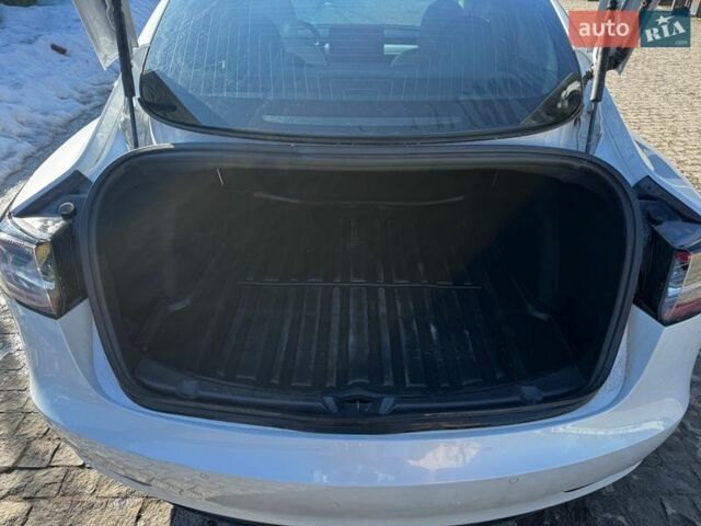 Белый Тесла Модель 3, объемом двигателя 0 л и пробегом 71 тыс. км за 17900 $, фото 10 на Automoto.ua