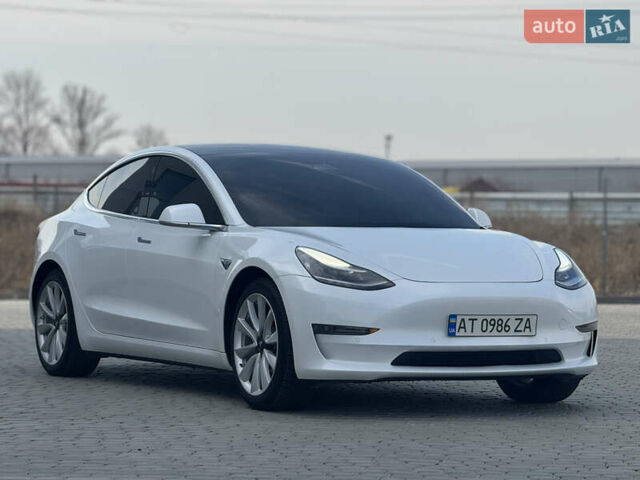Белый Тесла Модель 3, объемом двигателя 0 л и пробегом 70 тыс. км за 15500 $, фото 3 на Automoto.ua