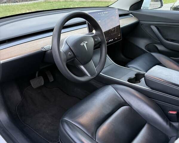 Білий Тесла Модель 3, об'ємом двигуна 0 л та пробігом 221 тис. км за 12700 $, фото 36 на Automoto.ua