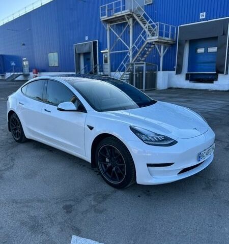 Белый Тесла Модель 3, объемом двигателя 0 л и пробегом 168 тыс. км за 13900 $, фото 11 на Automoto.ua