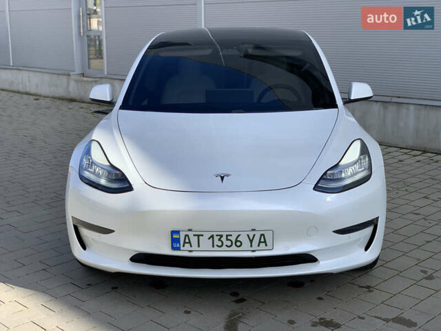 Тесла Модель 3 2020 у Івано-Франківську на Automoto.ua Білий Тесла Модель 3, об'ємом двигуна 0 л та пробігом 145 тис. км за 14850 $, фото 30 на Automoto.ua