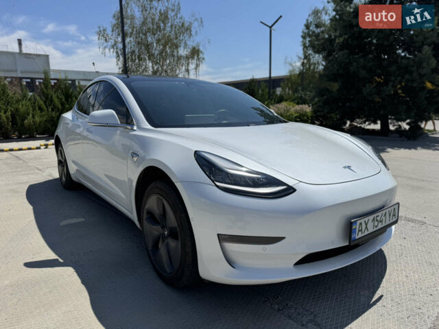 Білий Тесла Модель 3, об'ємом двигуна 0 л та пробігом 88 тис. км за 18500 $, фото 1 на Automoto.ua
