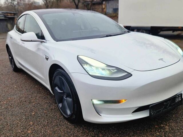 Білий Тесла Модель 3, об'ємом двигуна 0 л та пробігом 142 тис. км за 16900 $, фото 5 на Automoto.ua