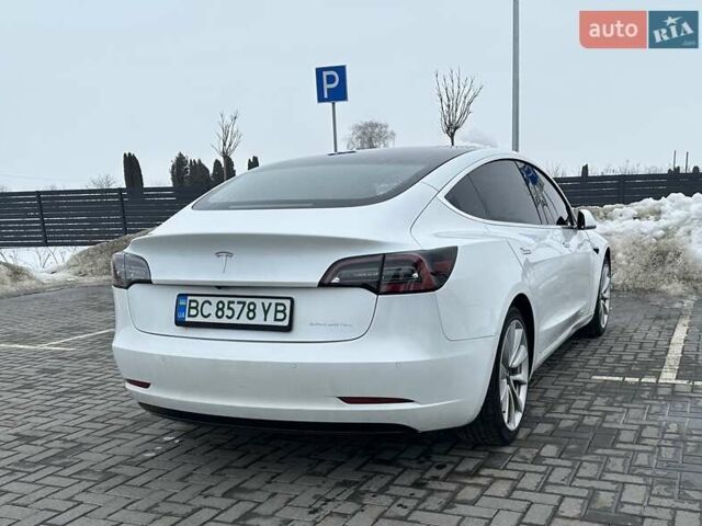 Белый Тесла Модель 3, объемом двигателя 0 л и пробегом 59 тыс. км за 16200 $, фото 3 на Automoto.ua