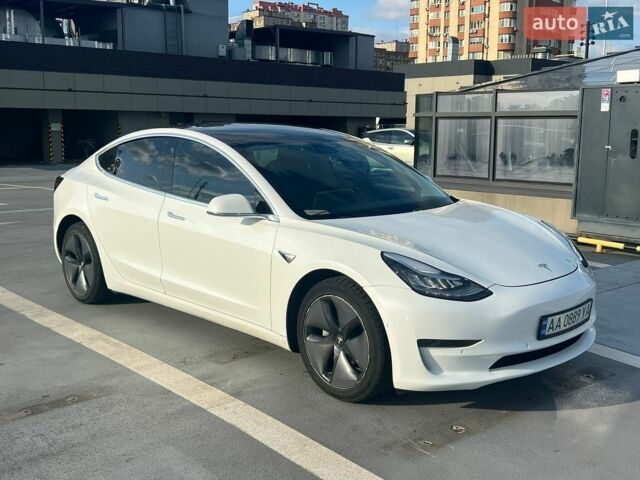 Белый Тесла Модель 3, объемом двигателя 0 л и пробегом 106 тыс. км за 17300 $, фото 1 на Automoto.ua