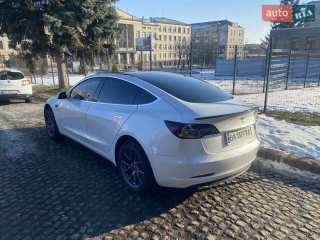 Білий Тесла Модель 3, об'ємом двигуна 0 л та пробігом 138 тис. км за 14999 $, фото 6 на Automoto.ua