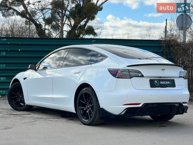 Белый Тесла Модель 3, объемом двигателя 0 л и пробегом 90 тыс. км за 18999 $, фото 18 на Automoto.ua