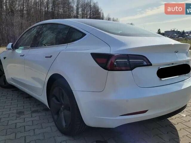 Білий Тесла Модель 3, об'ємом двигуна 0 л та пробігом 47 тис. км за 26200 $, фото 4 на Automoto.ua