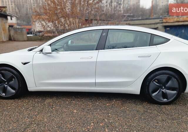 Білий Тесла Модель 3, об'ємом двигуна 0 л та пробігом 142 тис. км за 17300 $, фото 13 на Automoto.ua
