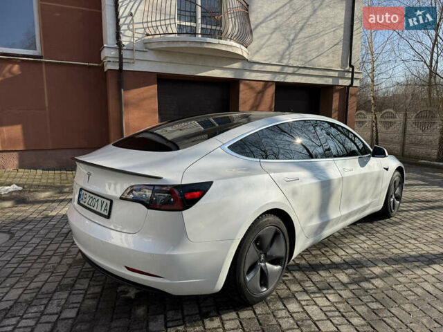 Белый Тесла Модель 3, объемом двигателя 0 л и пробегом 102 тыс. км за 13700 $, фото 5 на Automoto.ua