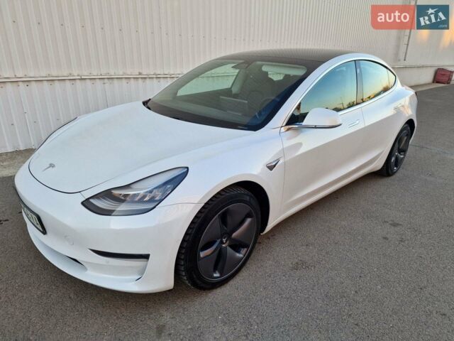 Белый Тесла Модель 3, объемом двигателя 0 л и пробегом 42 тыс. км за 17900 $, фото 7 на Automoto.ua