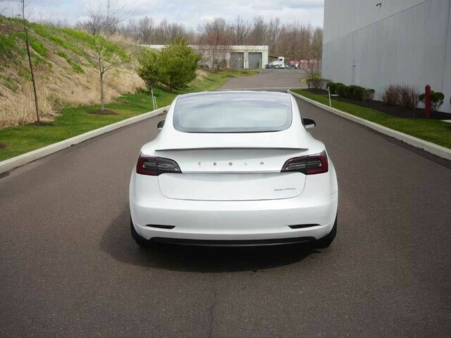 Белый Тесла Модель 3, объемом двигателя 0 л и пробегом 30 тыс. км за 6900 $, фото 5 на Automoto.ua