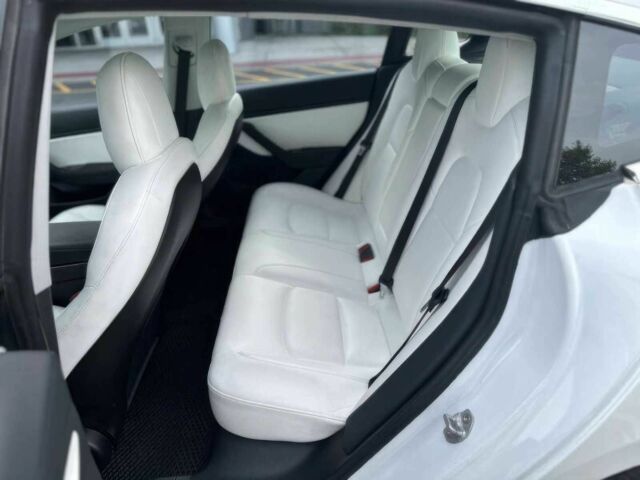 Білий Тесла Модель 3, об'ємом двигуна 0 л та пробігом 35 тис. км за 6900 $, фото 11 на Automoto.ua