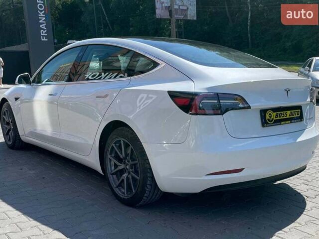 Белый Тесла Модель 3, объемом двигателя 0 л и пробегом 98 тыс. км за 19500 $, фото 3 на Automoto.ua