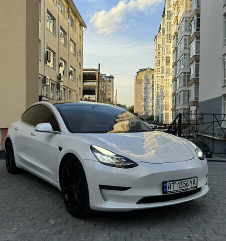 Белый Тесла Модель 3, объемом двигателя 0 л и пробегом 145 тыс. км за 16300 $, фото 2 на Automoto.ua