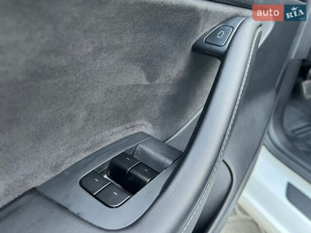 Білий Тесла Модель 3, об'ємом двигуна 0 л та пробігом 20 тис. км за 18200 $, фото 39 на Automoto.ua