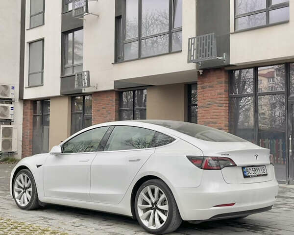 Білий Тесла Модель 3, об'ємом двигуна 0 л та пробігом 87 тис. км за 16999 $, фото 4 на Automoto.ua