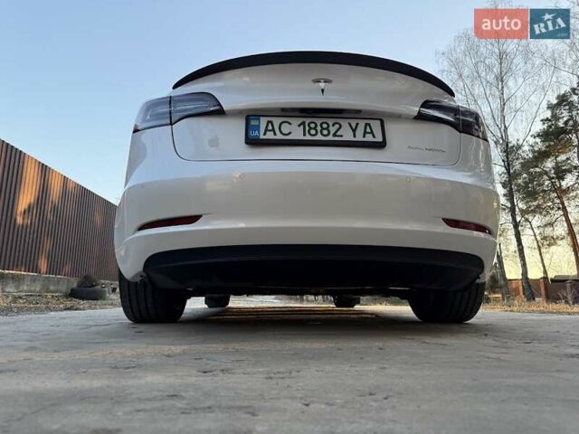 Белый Тесла Модель 3, объемом двигателя 0 л и пробегом 54 тыс. км за 21700 $, фото 26 на Automoto.ua