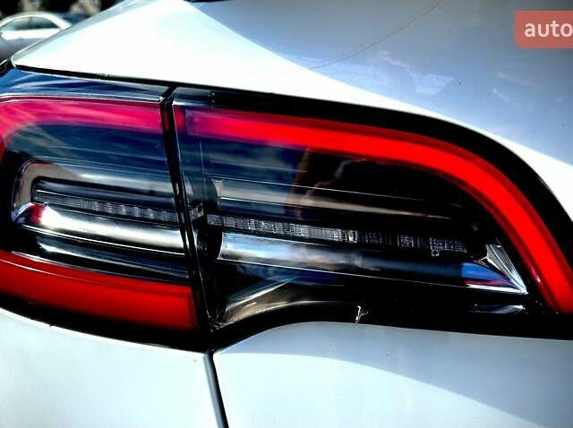 Тесла Модель 3 2020 в Киеве на Automoto.ua Белый Тесла Модель 3, объемом двигателя 0 л и пробегом 171 тыс. км за 19999 $, фото 9 на Automoto.ua