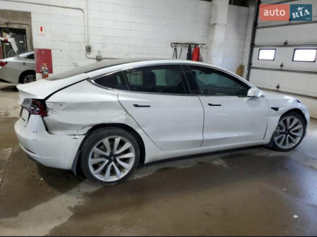 Белый Тесла Модель 3, объемом двигателя 0 л и пробегом 190 тыс. км за 11500 $, фото 2 на Automoto.ua
