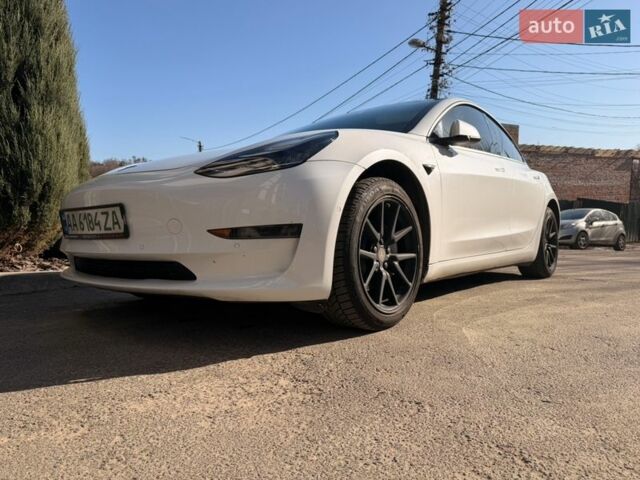 Белый Тесла Модель 3, объемом двигателя 0 л и пробегом 85 тыс. км за 16000 $, фото 3 на Automoto.ua