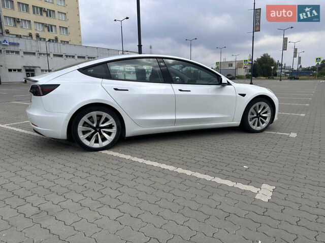 Білий Тесла Модель 3, об'ємом двигуна 0 л та пробігом 108 тис. км за 22000 $, фото 1 на Automoto.ua