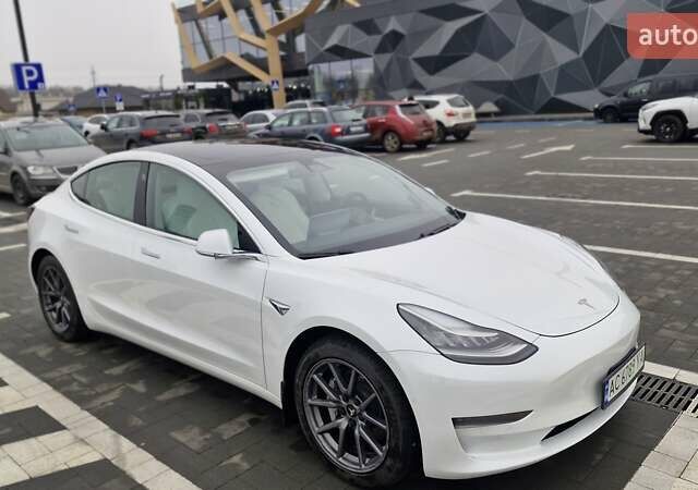 Белый Тесла Модель 3, объемом двигателя 0 л и пробегом 93 тыс. км за 16800 $, фото 1 на Automoto.ua