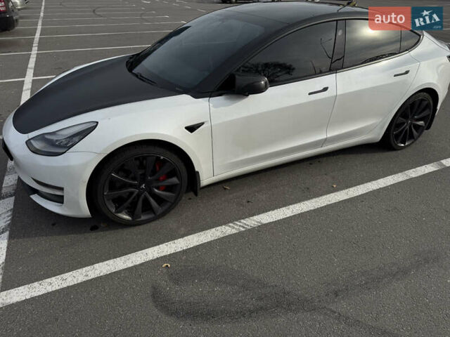 Білий Тесла Модель 3, об'ємом двигуна 0 л та пробігом 73 тис. км за 23850 $, фото 1 на Automoto.ua