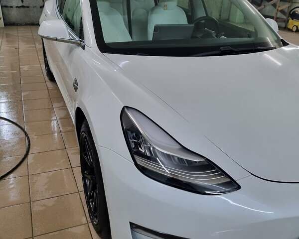 Белый Тесла Модель 3, объемом двигателя 0 л и пробегом 47 тыс. км за 24500 $, фото 7 на Automoto.ua