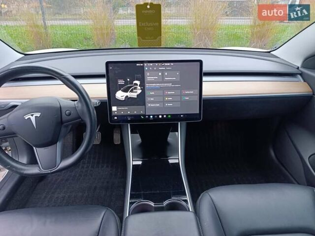 Білий Тесла Модель 3, об'ємом двигуна 0 л та пробігом 112 тис. км за 18500 $, фото 19 на Automoto.ua
