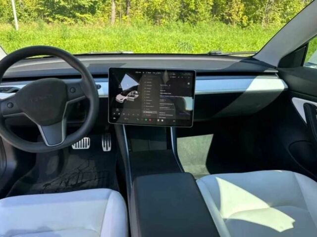 Білий Тесла Модель 3, об'ємом двигуна 0 л та пробігом 62 тис. км за 12000 $, фото 5 на Automoto.ua