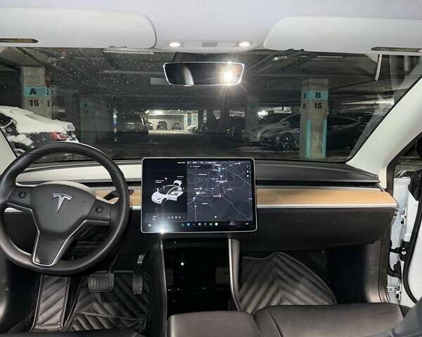 Білий Тесла Модель 3, об'ємом двигуна 0 л та пробігом 106 тис. км за 20000 $, фото 9 на Automoto.ua