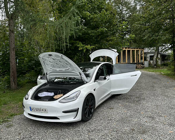 Білий Тесла Модель 3, об'ємом двигуна 0 л та пробігом 65 тис. км за 35000 $, фото 4 на Automoto.ua