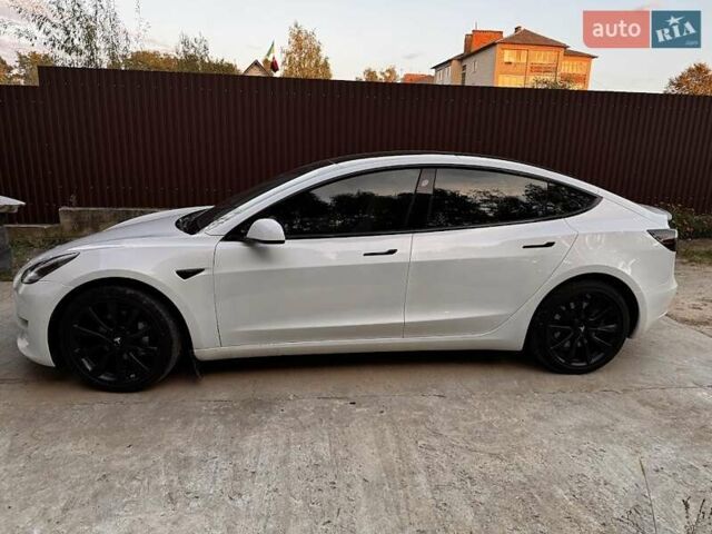 Белый Тесла Модель 3, объемом двигателя 0 л и пробегом 54 тыс. км за 21600 $, фото 4 на Automoto.ua