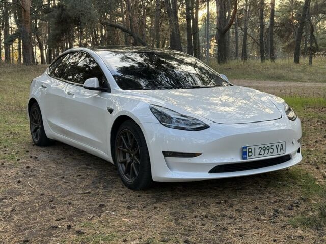 Білий Тесла Модель 3, об'ємом двигуна 0 л та пробігом 97 тис. км за 18063 $, фото 2 на Automoto.ua