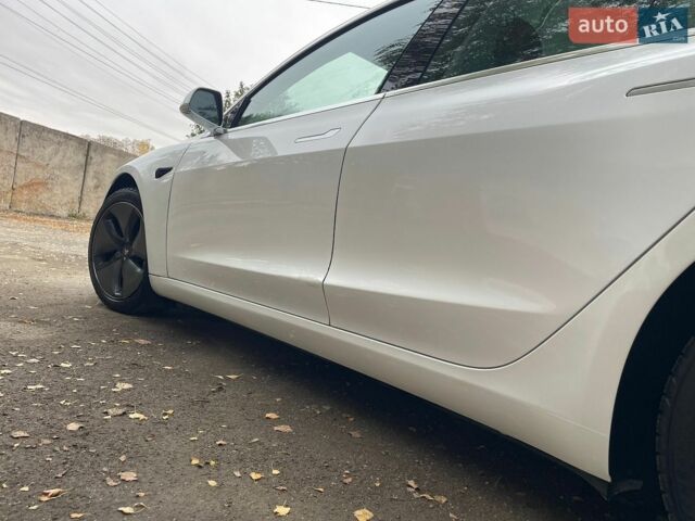 Белый Тесла Модель 3, объемом двигателя 0 л и пробегом 101 тыс. км за 14900 $, фото 18 на Automoto.ua