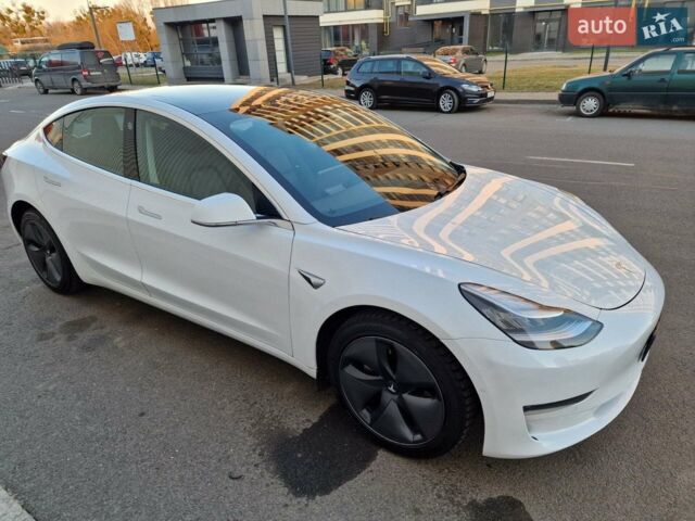 Белый Тесла Модель 3, объемом двигателя 0 л и пробегом 42 тыс. км за 17900 $, фото 2 на Automoto.ua