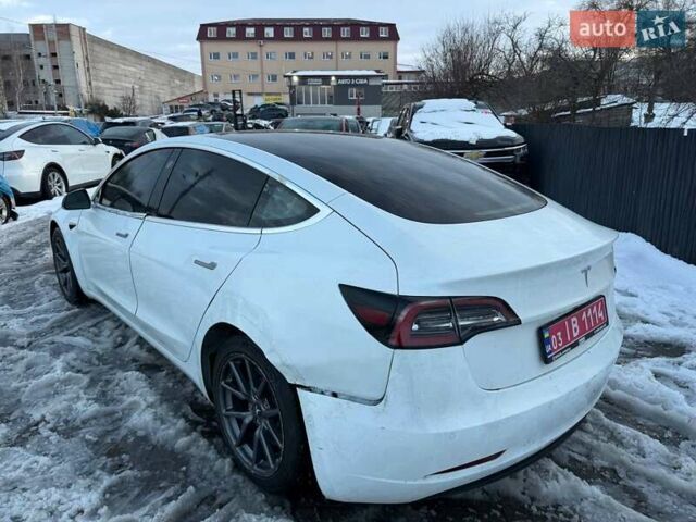 Білий Тесла Модель 3, об'ємом двигуна 0 л та пробігом 112 тис. км за 12300 $, фото 5 на Automoto.ua