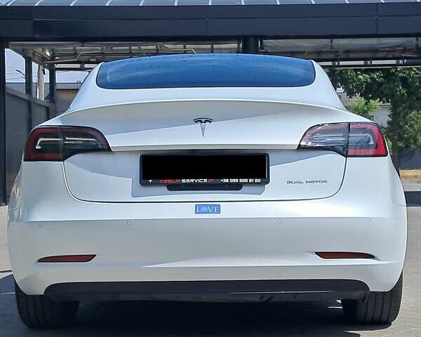 Тесла Модель 3 2020 в Ивано-Франковске на Automoto.ua Белый Тесла Модель 3, объемом двигателя 0 л и пробегом 105 тыс. км за 20950 $, фото 30 на Automoto.ua