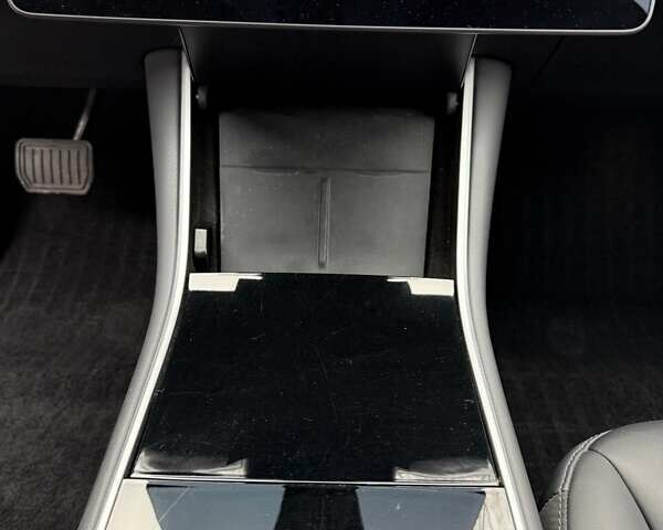 Білий Тесла Модель 3, об'ємом двигуна 0 л та пробігом 58 тис. км за 23000 $, фото 13 на Automoto.ua