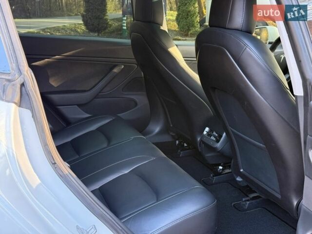 Білий Тесла Модель 3, об'ємом двигуна 0 л та пробігом 89 тис. км за 19900 $, фото 50 на Automoto.ua