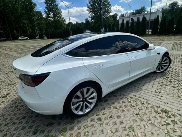 Белый Тесла Модель 3, объемом двигателя 0 л и пробегом 100 тыс. км за 17600 $, фото 40 на Automoto.ua