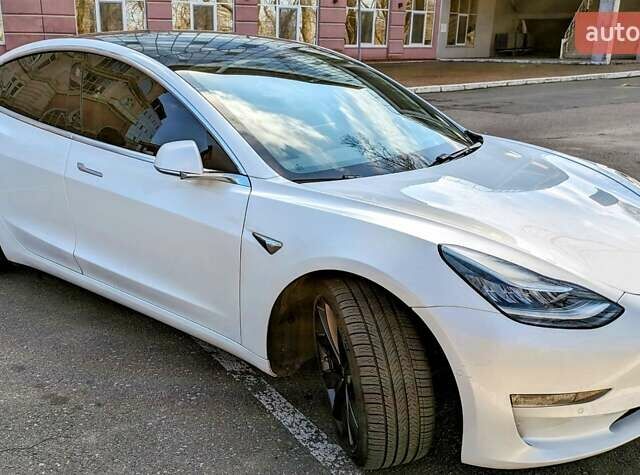 Белый Тесла Модель 3, объемом двигателя 0 л и пробегом 115 тыс. км за 20000 $, фото 6 на Automoto.ua