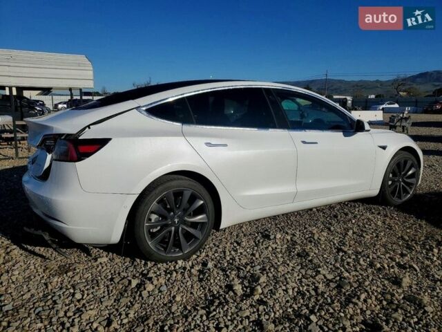 Білий Тесла Модель 3, об'ємом двигуна 0 л та пробігом 81 тис. км за 4500 $, фото 10 на Automoto.ua