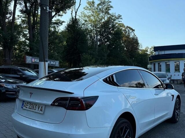 Белый Тесла Модель 3, объемом двигателя 0 л и пробегом 97 тыс. км за 13700 $, фото 2 на Automoto.ua