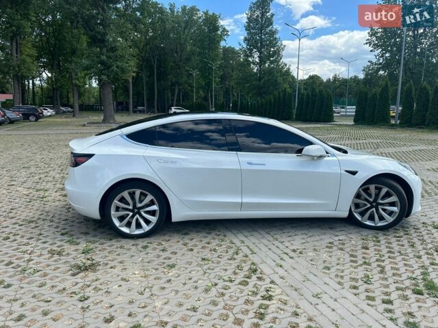 Белый Тесла Модель 3, объемом двигателя 0 л и пробегом 100 тыс. км за 17600 $, фото 32 на Automoto.ua