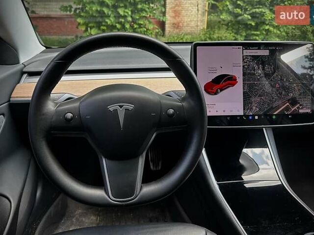 Тесла Модель 3 2020 в Киеве на Automoto.ua Белый Тесла Модель 3, объемом двигателя 0 л и пробегом 171 тыс. км за 19999 $, фото 14 на Automoto.ua